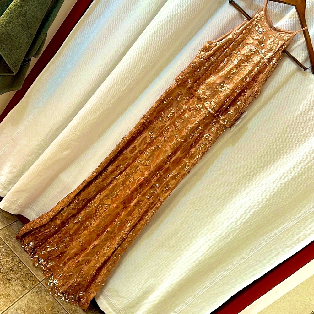 Donna Morgan Collection dress - floor length - Bohemian vibes - Size 4